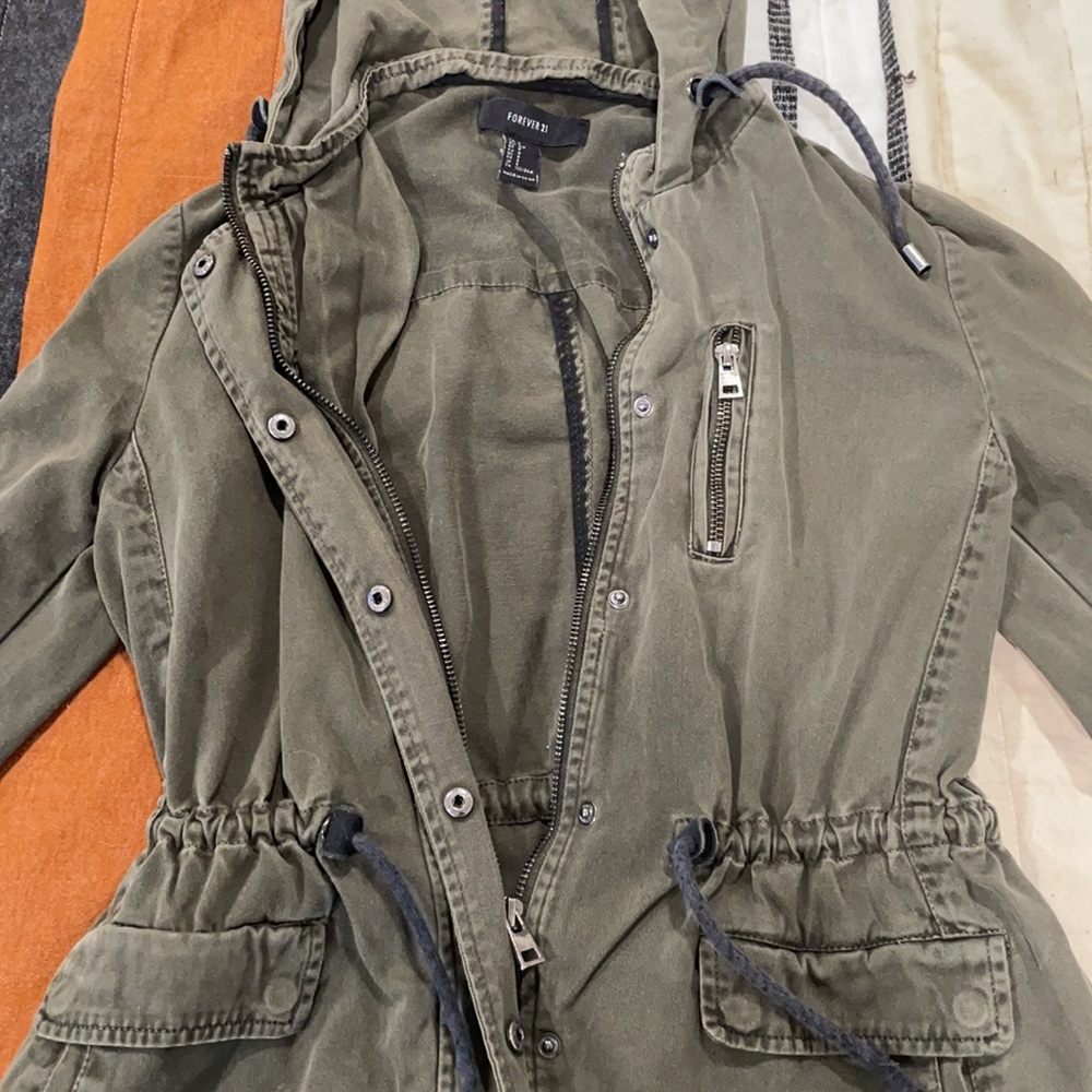 Green jacket - Picture 3 of 5